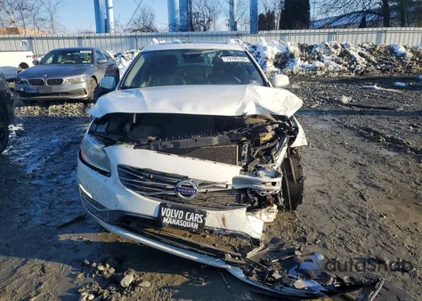 2017 Volvo V60 T5 z USA, uszkodzony, nr VIN YV140MEJ6H1352686